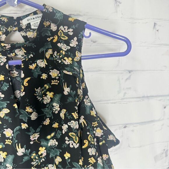 Glamorous small cold shoulder top - Picture 5 of 7